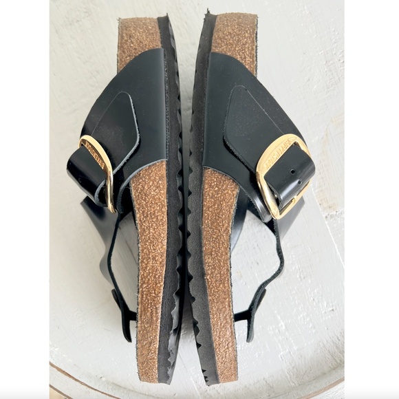 BIRKENSTOCK Gizeh Big Buckle High Shine in Black - 39/ 8- 8.5 - Picture 4 of 9